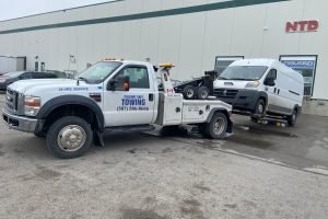 https://www.calgarysafetowinginc.ca/wp-content/uploads/2022/05/Cash-for-Junks-Cars-Towing-Service-Company-Calgary-300x200.jpg